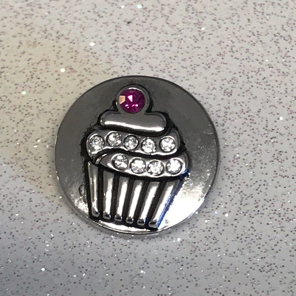 Magnolia & Vine Pink Birthday Cupcake Retired